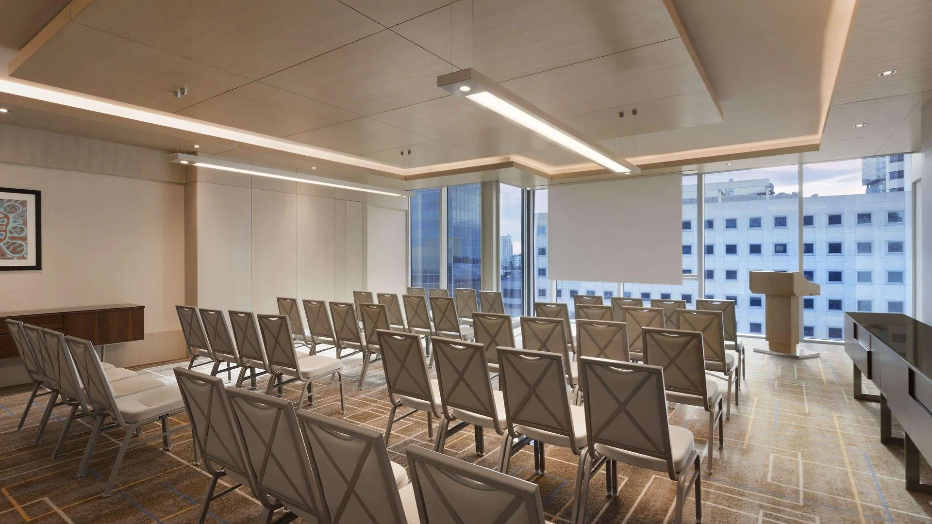 Wyndham Grand Istanbul Levent Hotel & Conference Center 5*,