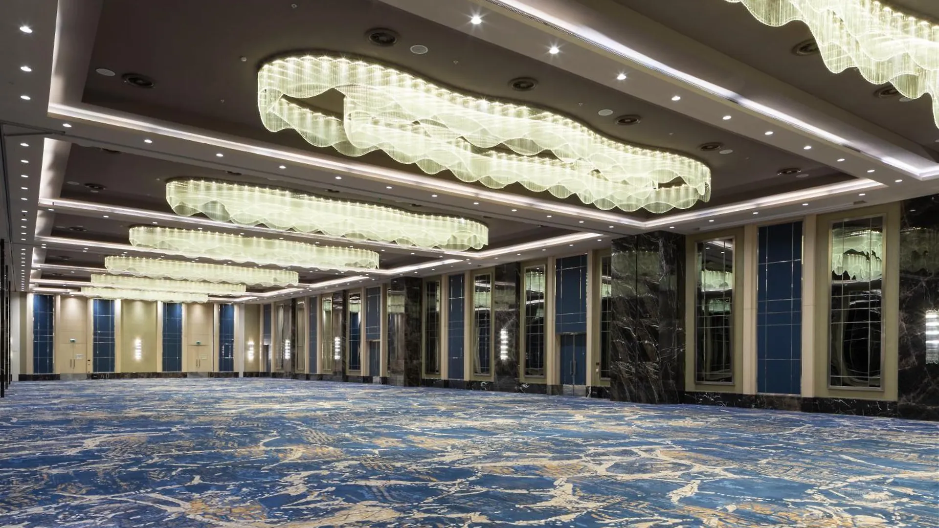 Wyndham Grand Istanbul Levent Hotel & Conference Center 5*,  Turkey