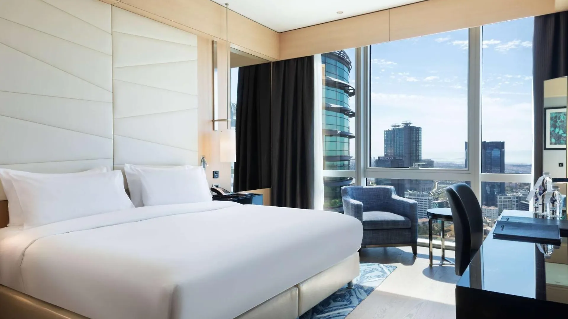 Wyndham Grand Istanbul Levent Hotel & Conference Center 5*,